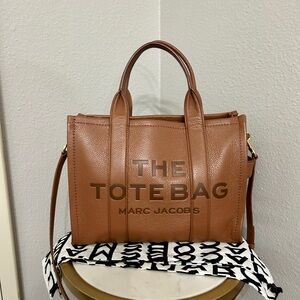 Marc Jacobs "The Tote Bag" with Dustbag Small (new medium size) preloved